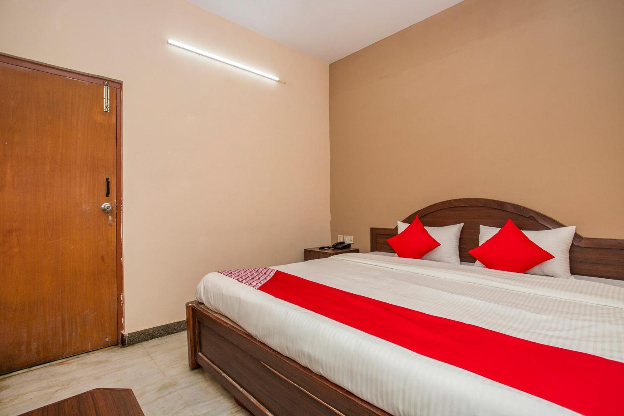 Jālahalli Hotel O Royal Residency Near Hare Krishna Hill מראה חיצוני תמונה